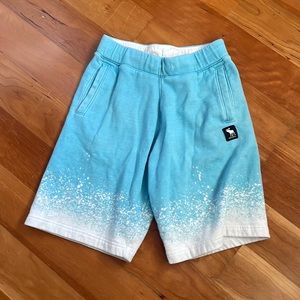 Hello these are Abercrombie blue with white snow shorts size 13/14 large.